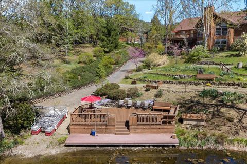 Tiny photo for 8959 John Day Drive, Gold Hill, OR 97525 (MLS # 220219449)