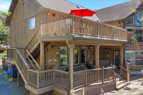 Tiny photo for 8959 John Day Drive, Gold Hill, OR 97525 (MLS # 220219449)
