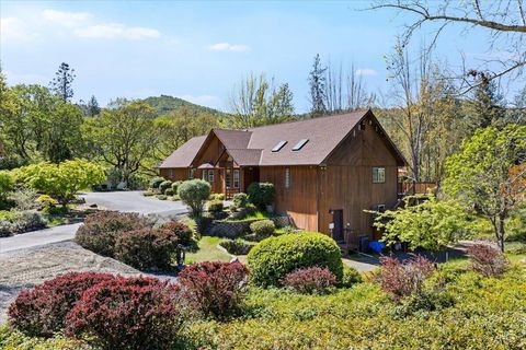 Photo of 8959 John Day Drive, Gold Hill, OR 97525 (MLS # 220219449)