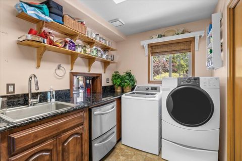 Tiny photo for 8959 John Day Drive, Gold Hill, OR 97525 (MLS # 220219449)