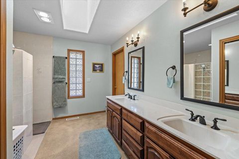 Tiny photo for 8959 John Day Drive, Gold Hill, OR 97525 (MLS # 220219449)