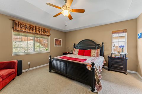 Tiny photo for 2317 SE Overland Drive, Grants Pass, OR 97527 (MLS # 220220224)
