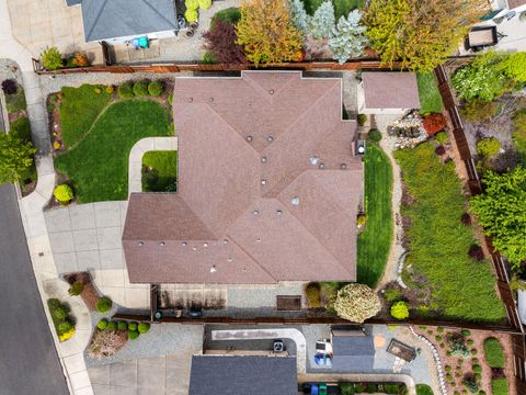 Tiny photo for 2317 SE Overland Drive, Grants Pass, OR 97527 (MLS # 220220224)