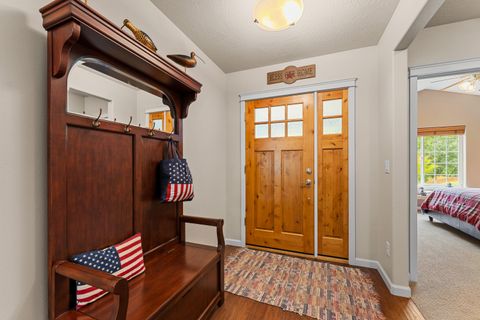 Tiny photo for 2317 SE Overland Drive, Grants Pass, OR 97527 (MLS # 220220224)