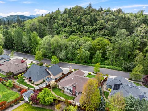Tiny photo for 2317 SE Overland Drive, Grants Pass, OR 97527 (MLS # 220220224)