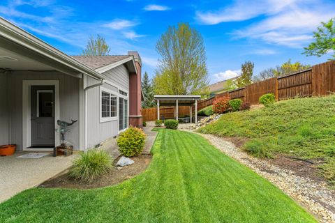 Tiny photo for 2317 SE Overland Drive, Grants Pass, OR 97527 (MLS # 220220224)