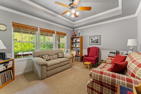 Tiny photo for 2317 SE Overland Drive, Grants Pass, OR 97527 (MLS # 220220224)