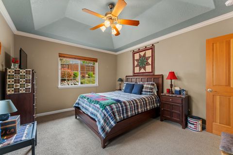 Tiny photo for 2317 SE Overland Drive, Grants Pass, OR 97527 (MLS # 220220224)