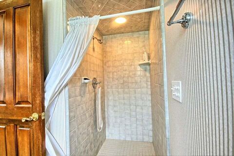 Tiny photo for 7255 Upper Applegate Road, Jacksonville, OR 97530 (MLS # 220219817)