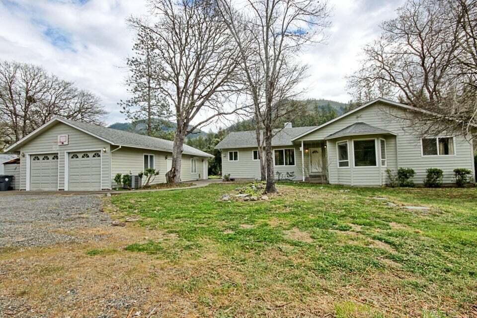 7255 Upper Applegate Road