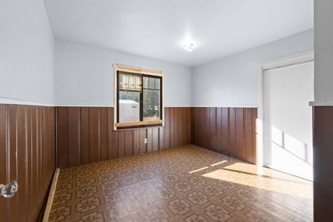 Tiny photo for 175 Rogue River Highway, Gold Hill, OR 97525 (MLS # 220219584)