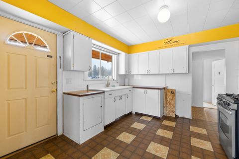 Tiny photo for 175 Rogue River Highway, Gold Hill, OR 97525 (MLS # 220219584)