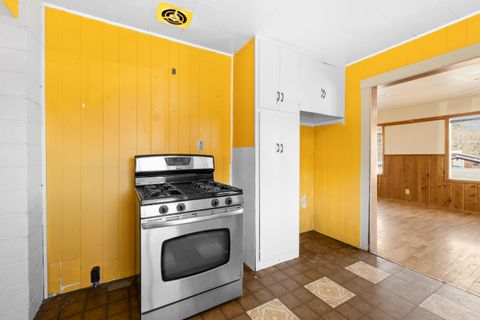 Tiny photo for 175 Rogue River Highway, Gold Hill, OR 97525 (MLS # 220219584)