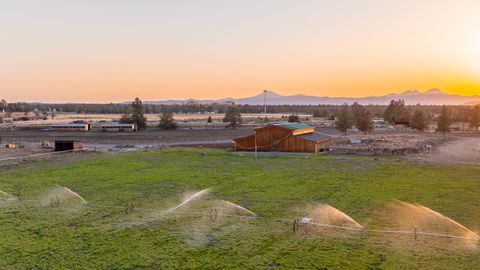 23636 Ten Barr Trail Bend OR 97701