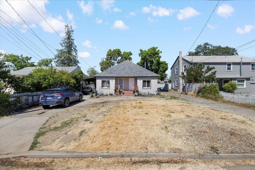 This multi-unit property features a duplex in the front and a single-family home in the back with new roofs replaced in 2023. Each unit is individually metered for gas, electric, and water. Unit 513 (1BD, 1BA) - $850/mo: Upgrades include newer laminate flooring, kitchen counters, a washer/dryer, and an oven/range. Additional features are vinyl windows, a tile surround tub, a gas heater, and a window AC unit. Unit 513 1/2 (1BD, 1BA + Loft) - $1,200/mo: Features tile and carpet flooring, updated kitchen counters, newer mini-split system for heating and cooling, vinyl and aluminum windows, tile surround tub and a loft for additional living space. Unit 515 (1BD, 1BA) - $850/mo: This unit has updated laminate flooring with tile flooring in the kitchen and bathroom, updated kitchen counters, vinyl windows, a gas heater, and a window AC unit. Don't miss out on this opportunity to own a multi-unit property with significant improvemen