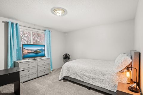 Tiny photo for 2754 Juanita Avenue, Medford, OR 97504 (MLS # 220212967)