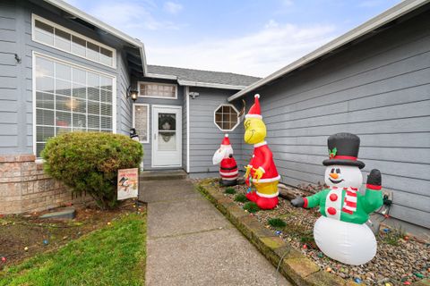 Tiny photo for 2754 Juanita Avenue, Medford, OR 97504 (MLS # 220212967)