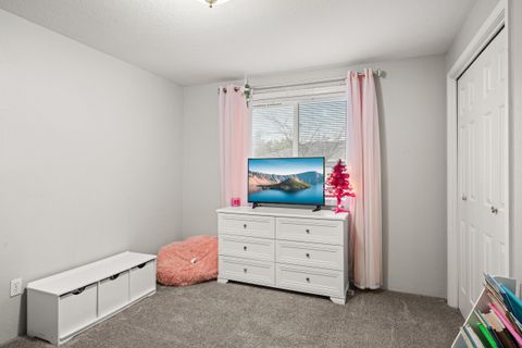 Tiny photo for 2754 Juanita Avenue, Medford, OR 97504 (MLS # 220212967)