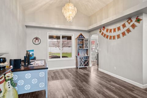 Tiny photo for 2754 Juanita Avenue, Medford, OR 97504 (MLS # 220212967)