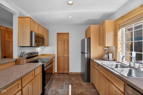 Tiny photo for 8778 Cliff Swallow Drive, Redmond, OR 97756 (MLS # 220222663)