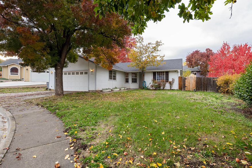 Located on a peaceful cul-de-sac, this lovely 3-bedroom, 2-bath home offers comfort and convenience on one level. The floor plan features a welcoming living room that flows into the dining area and kitchen. Recent updates include laminate flooring, and carpet.  A sliding glass door off the dining area leads to a spacious backyard, ideal for relaxing or gardening. The primary bedroom includes backyard access through a sliding glass door, a walk-in closet, and an en-suite bathroom with dual vanity.  VIEW BY APPOINTMENT ONLY!
