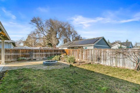Tiny photo for 672 Shadow Wood Drive, Medford, OR 97501 (MLS # 220214898)