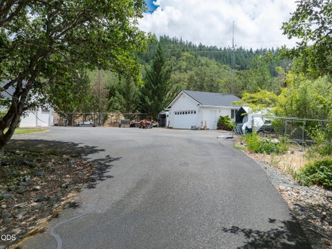 Tiny photo for 279 Ridgefield Road, Grants Pass, OR 97527 (MLS # 220224458)