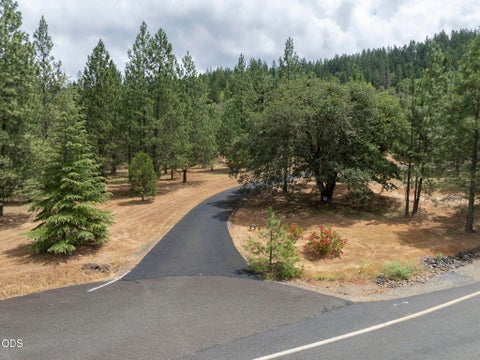 Tiny photo for 279 Ridgefield Road, Grants Pass, OR 97527 (MLS # 220224458)