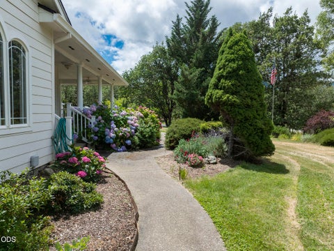 Tiny photo for 279 Ridgefield Road, Grants Pass, OR 97527 (MLS # 220224458)