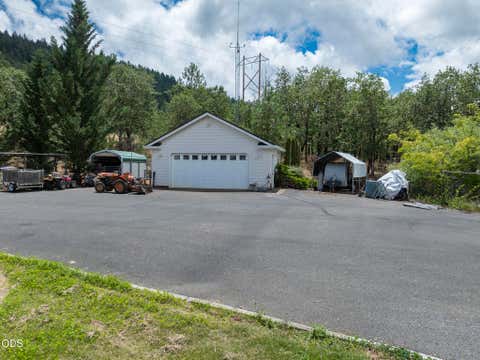 Tiny photo for 279 Ridgefield Road, Grants Pass, OR 97527 (MLS # 220224458)