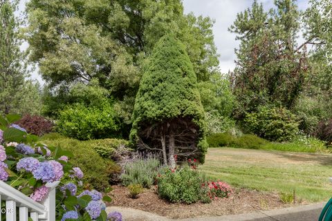Tiny photo for 279 Ridgefield Road, Grants Pass, OR 97527 (MLS # 220224458)