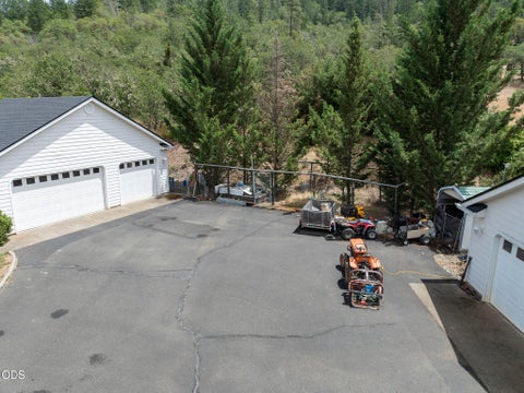 Tiny photo for 279 Ridgefield Road, Grants Pass, OR 97527 (MLS # 220224458)