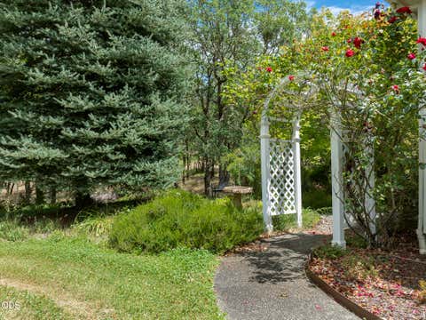 Tiny photo for 279 Ridgefield Road, Grants Pass, OR 97527 (MLS # 220224458)