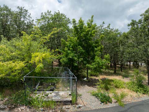 Tiny photo for 279 Ridgefield Road, Grants Pass, OR 97527 (MLS # 220224458)