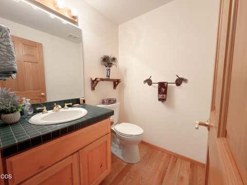 Tiny photo for 58103 Kinglet Road, Sunriver, OR 97707 (MLS # 220225572)
