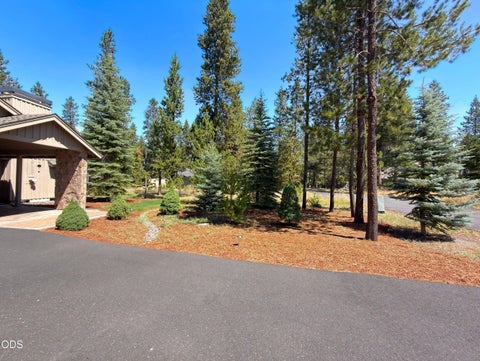 Tiny photo for 58103 Kinglet Road, Sunriver, OR 97707 (MLS # 220225572)