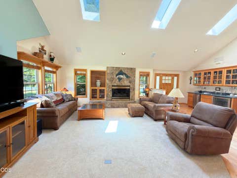 Tiny photo for 58103 Kinglet Road, Sunriver, OR 97707 (MLS # 220225572)