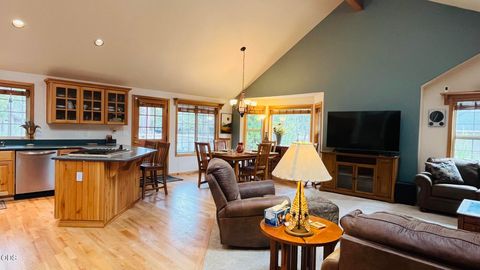 Tiny photo for 58103 Kinglet Road, Sunriver, OR 97707 (MLS # 220225572)