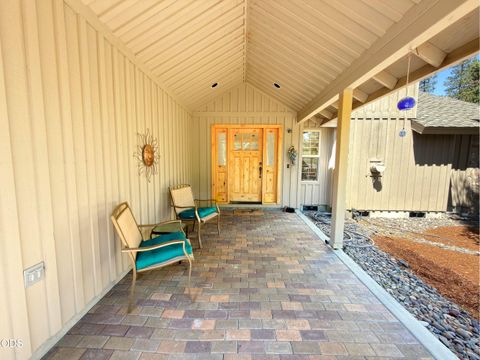 Tiny photo for 58103 Kinglet Road, Sunriver, OR 97707 (MLS # 220225572)