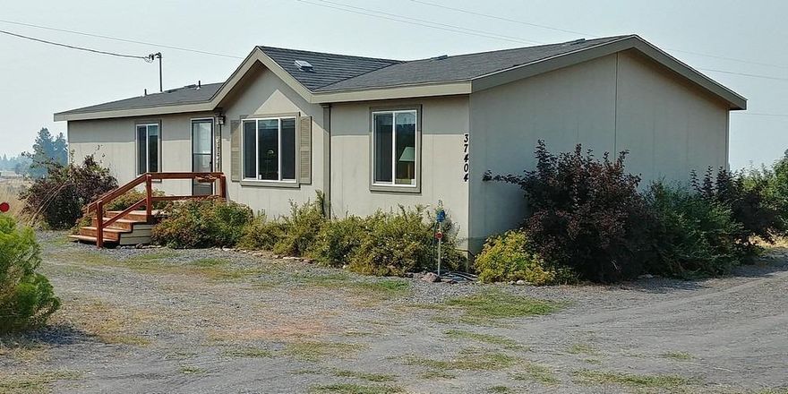 180 degree mountain and lake views are yours from this bright, airy 1404 square foot Champion-Silveridge LTD home on .39 acre lot. 3 bedrooms, 2 baths, upgraded appliances, NEEM (Northwest Energy Efficient Manufactured Home) certified with an open floor plan, perched on the top of a knoll overlooking Agency Lake. Fishing, hiking, riding, forest service and parks all within easy drive distance. Annual HOA fee: $100 includes your household water, road maintenance and private marina lake access. Perfect vacation or full time home, currently used as a lucrative vacation home renting for $199/night for first 2 people. Located in an area of trophy trout fishing near the famous Williamson, Wood and Sprague Rivers. Sky Lakes Wilderness and Crater Lake Nat'l park are a short drive and hike/ride away. The Pacific Flyway for migratory birds runs through this area, so it flies south in winter and north in summer, it probably stops off here for a while. Home is immaculate and move-in ready.