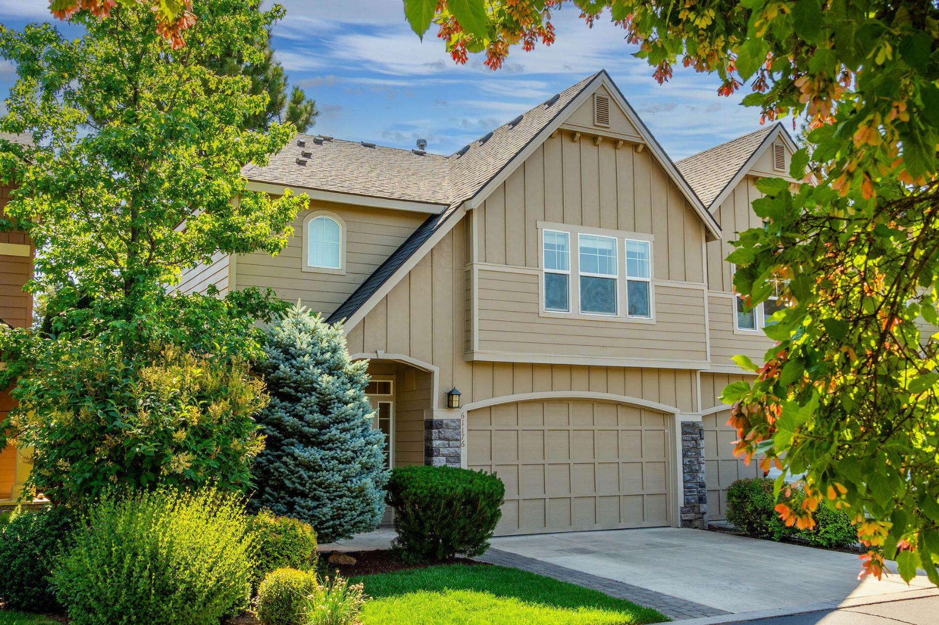 61176 Foxglove Loop