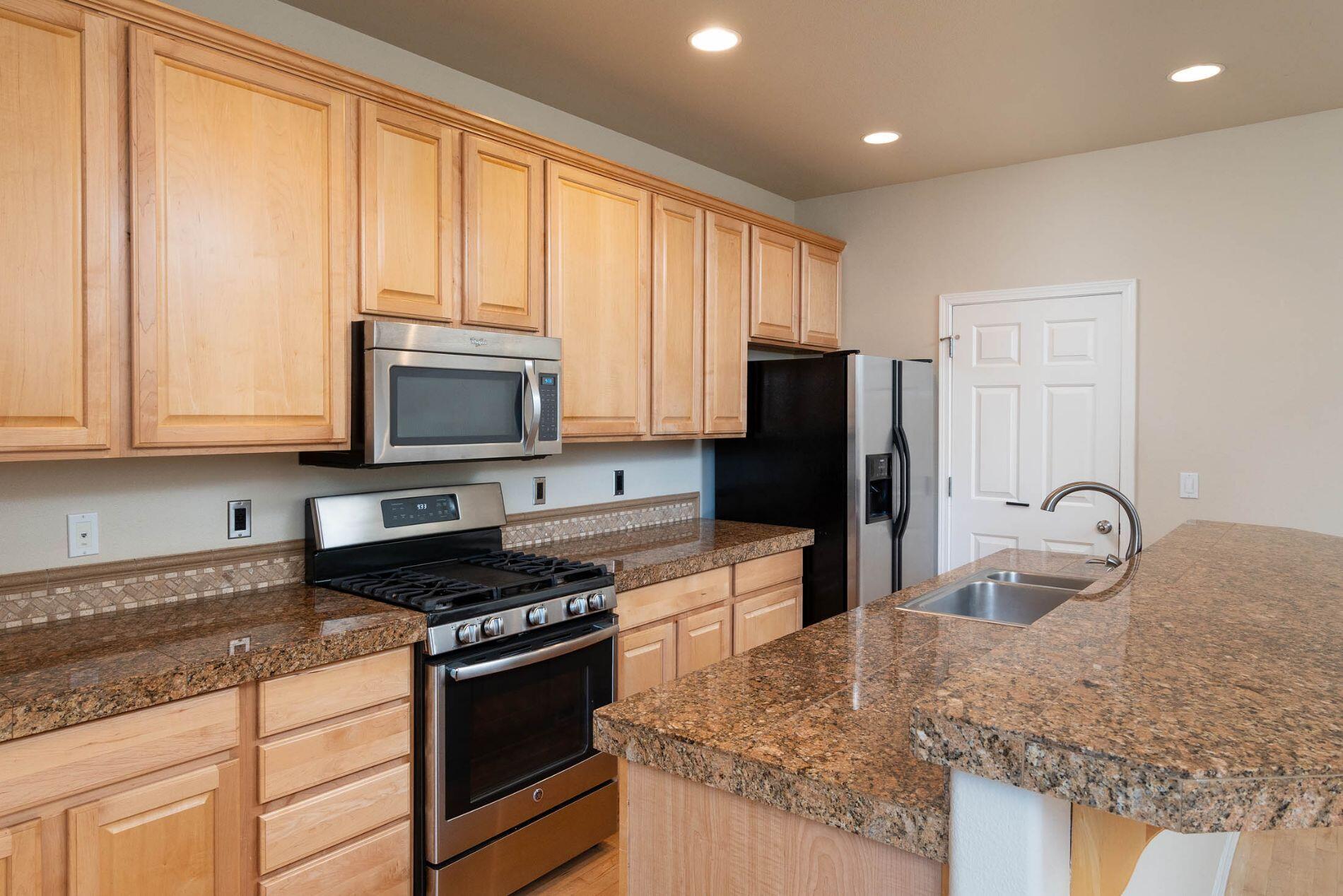 61176 Foxglove Loop