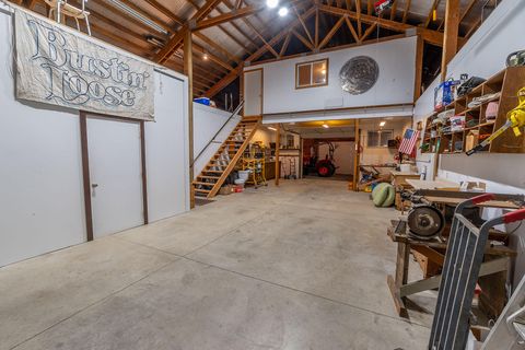 Tiny photo for 14741 N Sugar Pine Way, La Pine, OR 97739 (MLS # 220216563)