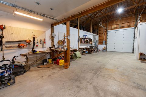 Tiny photo for 14741 N Sugar Pine Way, La Pine, OR 97739 (MLS # 220216563)