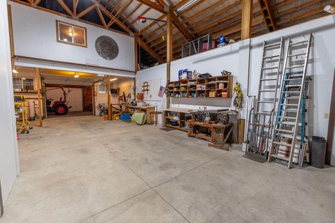 Tiny photo for 14741 N Sugar Pine Way, La Pine, OR 97739 (MLS # 220216563)