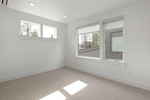 Tiny photo for 947 W Linda Avenue #29, Sisters, OR 97759 (MLS # 220210161)