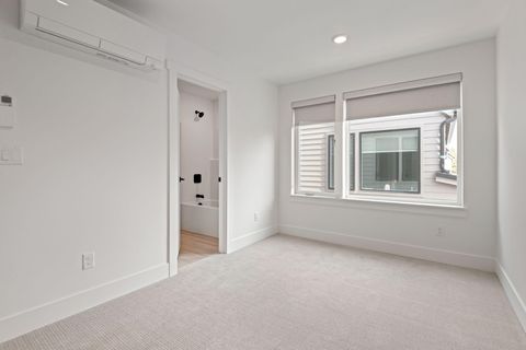 Tiny photo for 947 W Linda Avenue #29, Sisters, OR 97759 (MLS # 220210161)