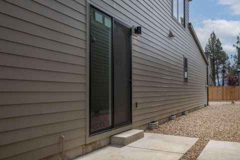 Tiny photo for 947 W Linda Avenue #29, Sisters, OR 97759 (MLS # 220210161)