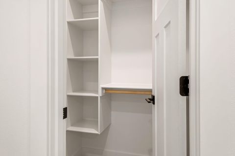 Tiny photo for 947 W Linda Avenue #29, Sisters, OR 97759 (MLS # 220210161)