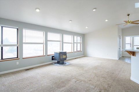 Tiny photo for 60990 Jennings Rd Road, Bend, OR 97702 (MLS # 220213579)